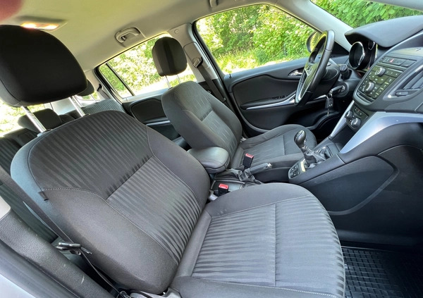 Opel Zafira cena 32900 przebieg: 183000, rok produkcji 2013 z Białogard małe 466